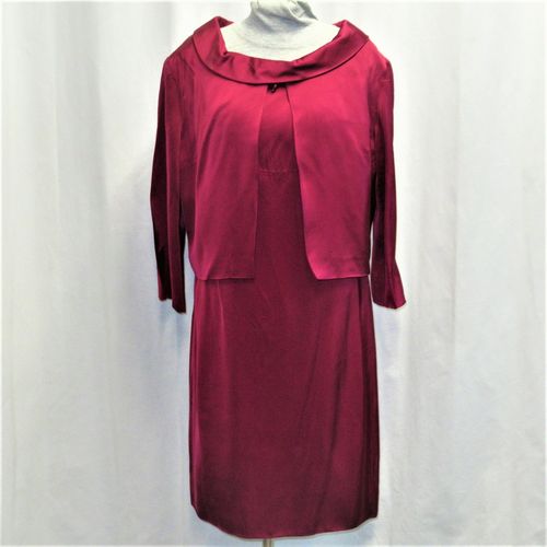 Viininpunainen kaksiosainen 60-luvun puku, n.M (-L)