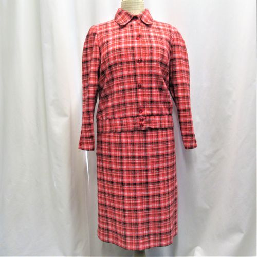 Punaruudullinen, kaksiosainen 70-luvun puku, n.L