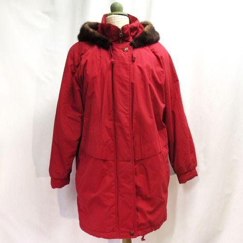 Viininpunainen, 80-90-luvun Impuls-takki turkisreunaisella hupulla, 44/n.XL-XXL